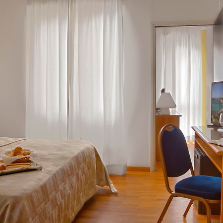 Mistral2 Hotel Oristano Eksteriør billede