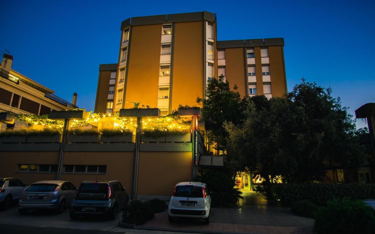 Mistral2 Hotel Oristano Eksteriør billede